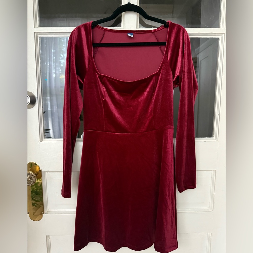 Old Navy Velvet Long Sleeve Dress in Rich Red